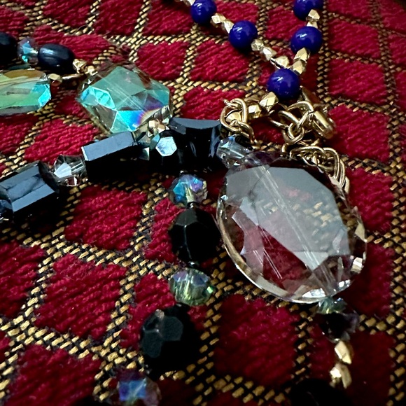 Gorgeous 22in Long Blue Crystal Necklace- Statement Piece - Picture 6 of 10